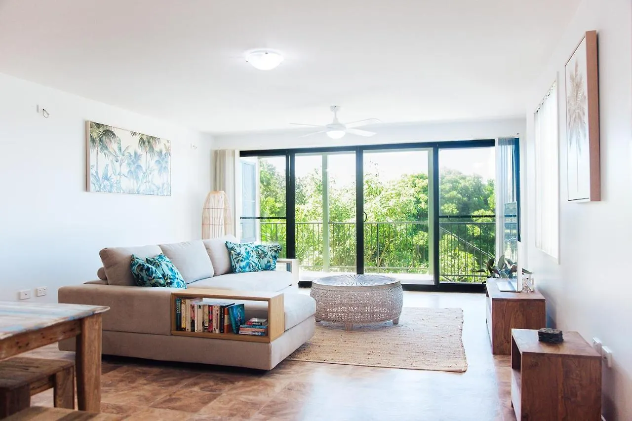 Shaws Bay Getaway- Ocean View Tropical Oasis Apartment East Ballina