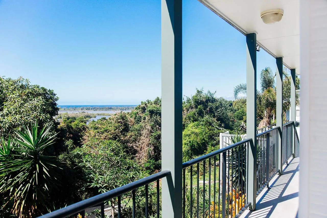Shaws Bay Getaway- Ocean View Tropical Oasis Apartment East Ballina