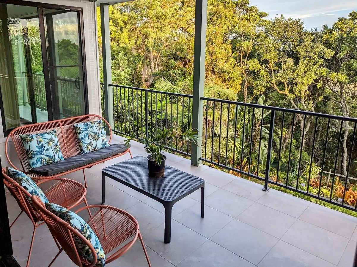 Shaws Bay Getaway- Ocean View Tropical Oasis Apartment East Ballina